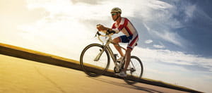 Ciclista en pista.