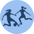 Dos jugadoras de fútbol femenino en el campo